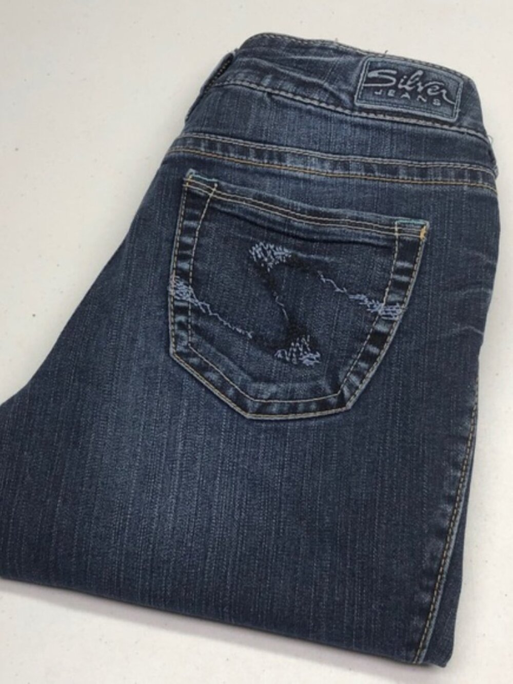 SILVER SUKI CAPRI JEANS 26x26 ⭐️